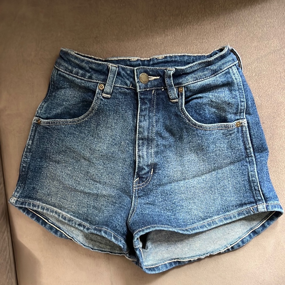 Rolla's Dark Wash Denim Hightails High Rise Jean Short Size 6